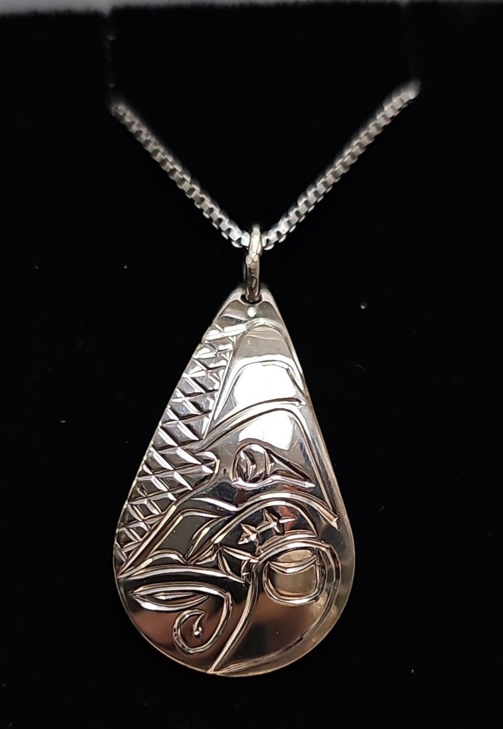 Wolf Tear Drop Pendant