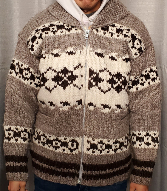 Cowichan sweater geometric design chest 46