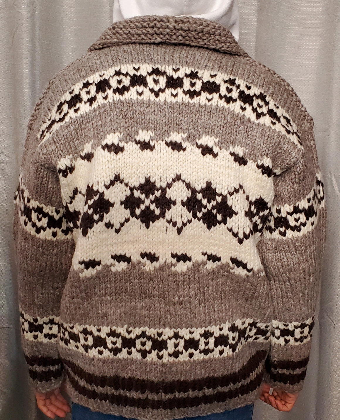Cowichan sweater geometric design chest 46