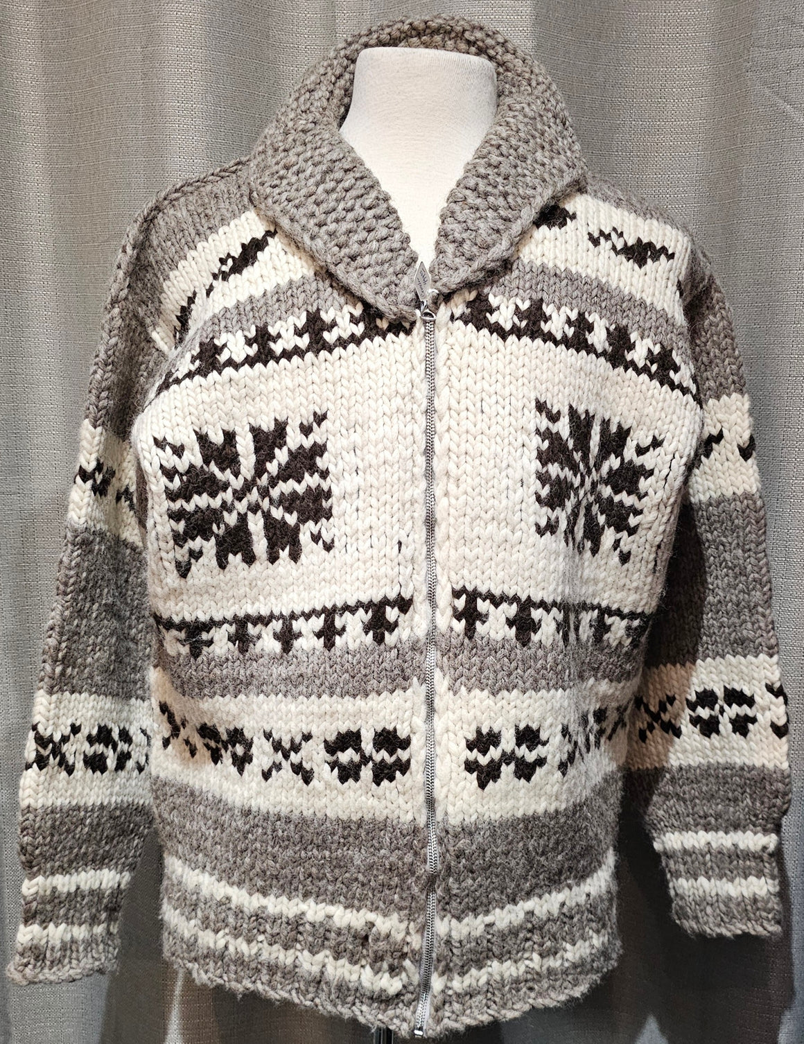 Cowichan Sweater Snow Flake & Deer No Pockets Chest 48