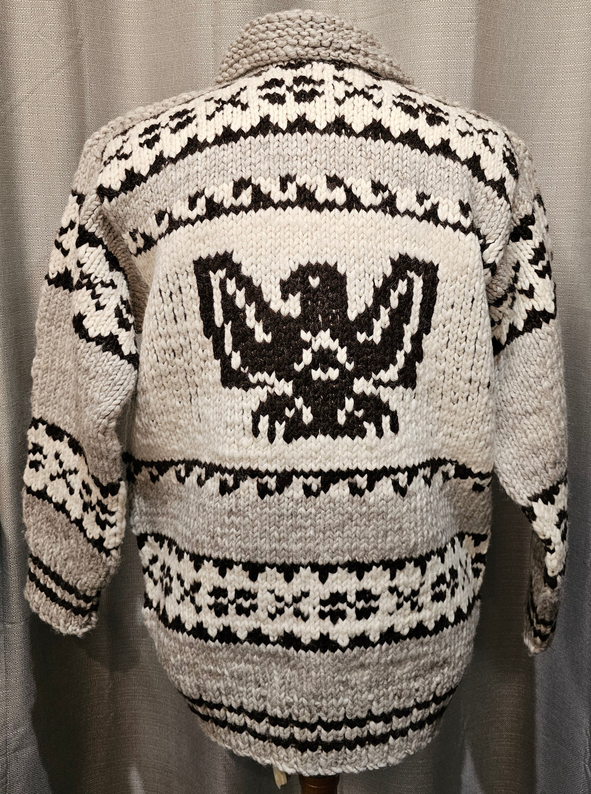 Cowichan Sweater Eagle Design Chest 44