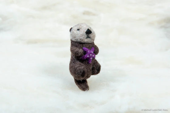 Wool Hanging Ornament - Otter With Purple Star