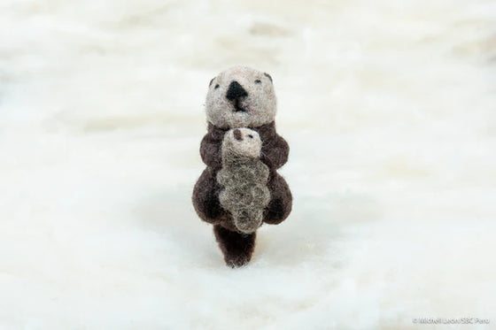 Wool Hanging Ornament - Otter With Pup