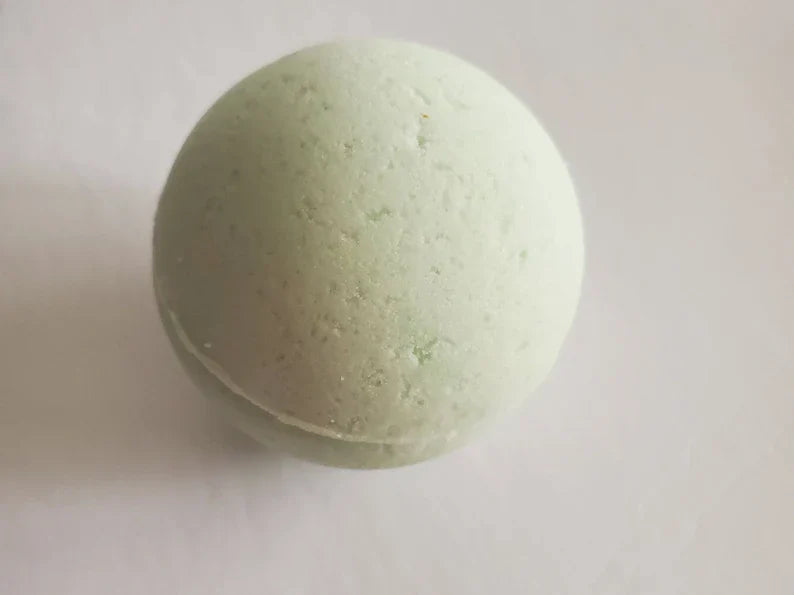 WEST COAST SEAWEED & EUCALYPTUS BATH BOMB