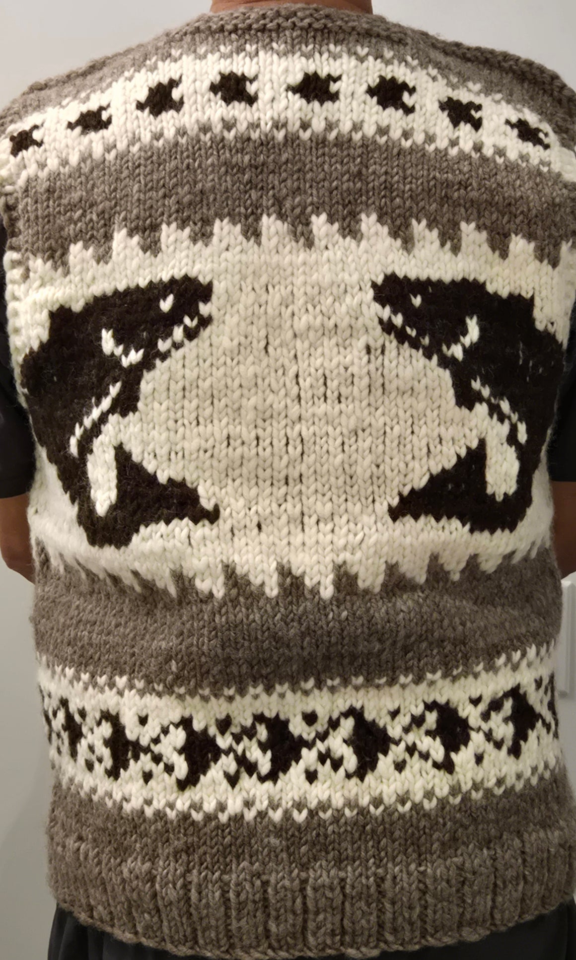 Cowichan knit vest with salmon design chest 46