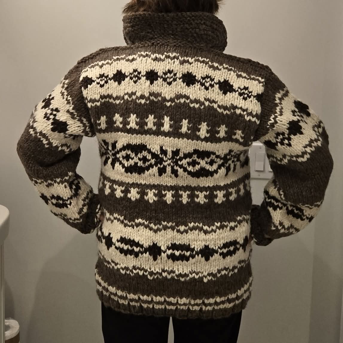Cowichan knit sweater pullover, chest 42 inches