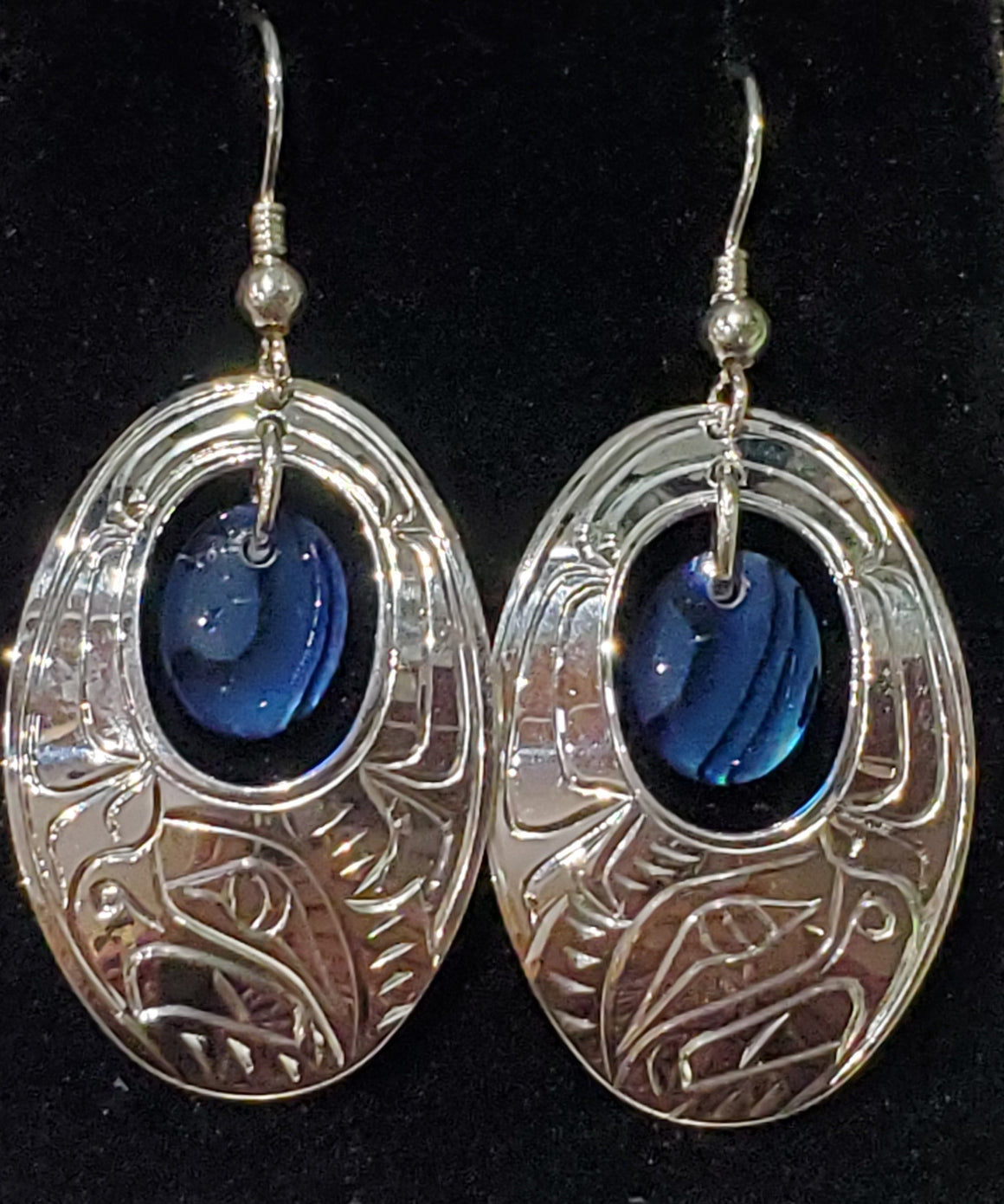 Sterling Silver Oval Eagle Design Earring With Shell Center (blue)